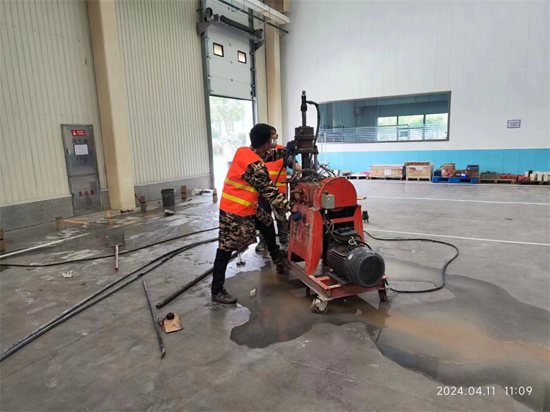 白茅湖农场厂房地面下沉塌陷注浆加固施工